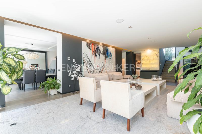 Foto e2bf360e-d7ae-4e68-bdd0-6153a79a9b13. Maison avec chauffage parking piscine dans urbanización La Moraleja La Moraleja