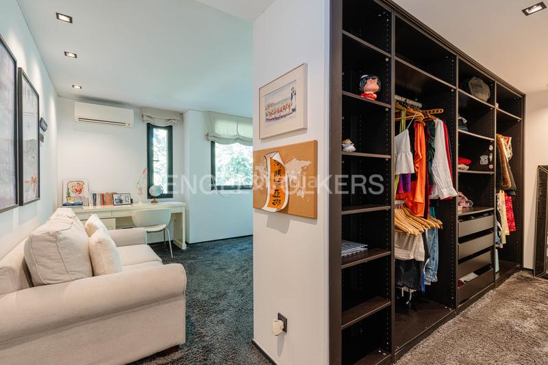 Foto e9bed29a-c3ba-4e60-a7d0-f80bfedacc84. Maison avec chauffage parking piscine dans urbanización La Moraleja La Moraleja