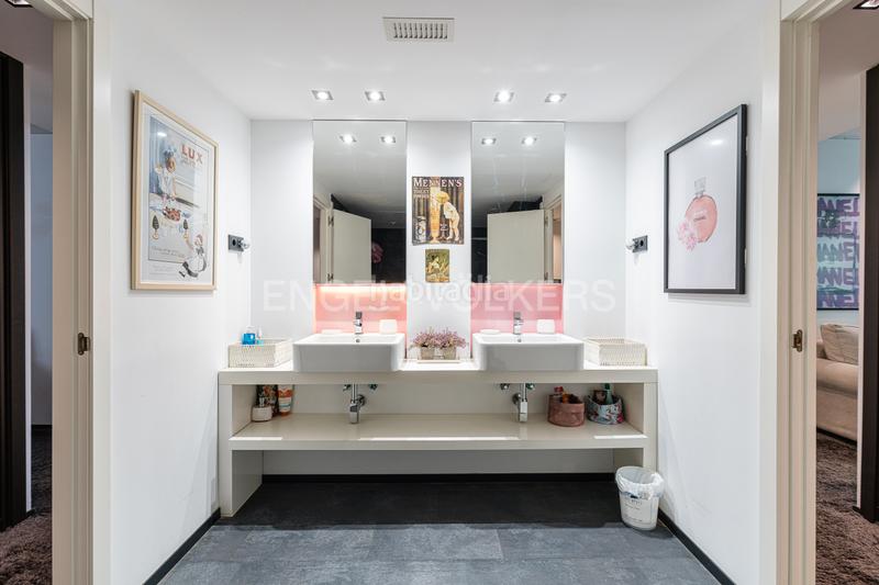 Foto ee11cdc8-e427-4b49-90fe-fed4f0af7f88. Maison avec chauffage parking piscine dans urbanización La Moraleja La Moraleja