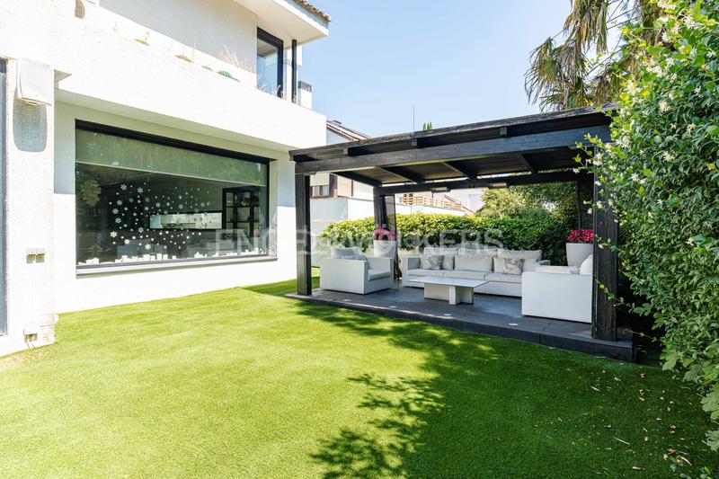 Foto f27b5405-07f3-47ce-9def-3d9535f3bca9. Maison avec chauffage parking piscine dans urbanización La Moraleja La Moraleja