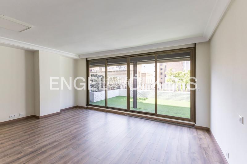 Foto 252c126f-afe2-451a-ac59-2139e356c449. Lloguer apartament amb calefacció aparcament a Castellana Madrid