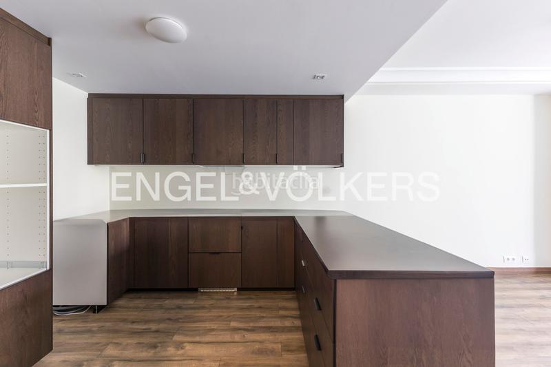 Foto f076f8f4-cc21-44b5-87ad-dd955ed06e9f. Lloguer apartament amb calefacció aparcament a Castellana Madrid