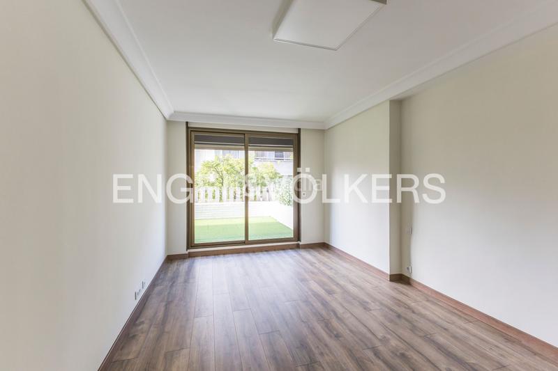 Foto 58906ae1-9234-40a7-92d0-5206635557fc. Miete appartement mit heizung parking in Castellana Madrid