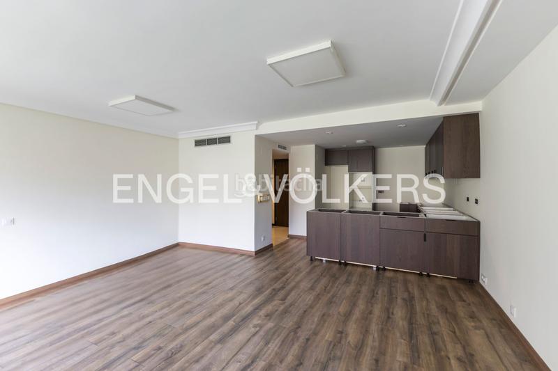 Foto af70d85e-c858-40b1-9c92-a56b85d45a02. Miete appartement mit heizung parking in Castellana Madrid