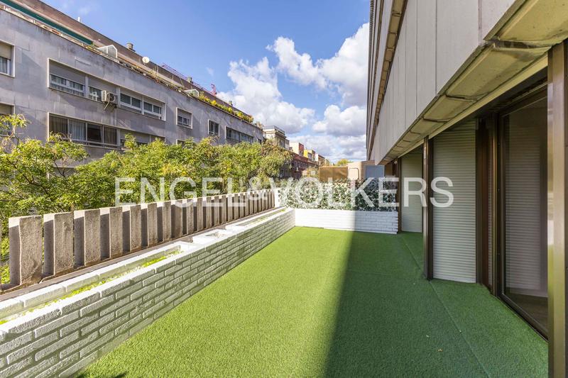 Foto bbed5234-30d0-4622-bef6-5eb3ced79cb7. Miete appartement mit heizung parking in Castellana Madrid