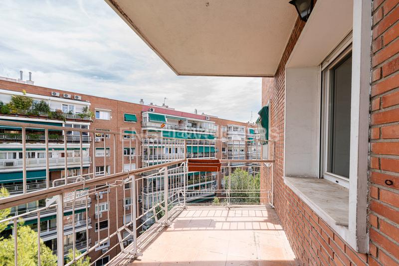 Foto 30be4c63-84be-452b-829d-83636b8f783b. Apartamento piso exterior en esquina con terraza en Guindalera en Madrid