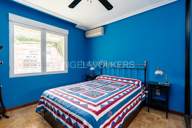 Foto 79b66f68-5b0d-42a1-bbba-ad0c7086a8c1. Apartamento piso exterior en esquina con terraza en Guindalera en Madrid