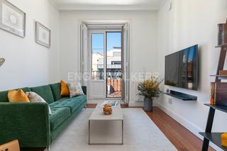 Lloguer Apartament a Justicia-Chueca. Magnífico piso de 2 dormitorios y 2 baños en finca clásica con p