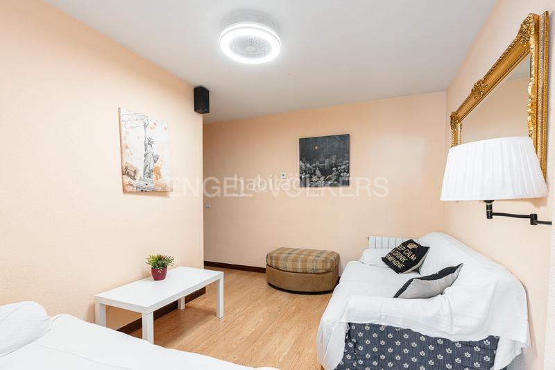 Foto 08978083-3b76-49d6-8773-42c14c170833. Apartamento amplia propiedad exterior con 4 dormitorios en Madrid