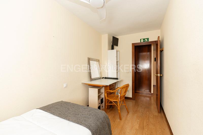 Foto af78af52-54e9-43ce-aa37-7ba2a96213cc. Apartamento amplia propiedad exterior con 4 dormitorios en Madrid