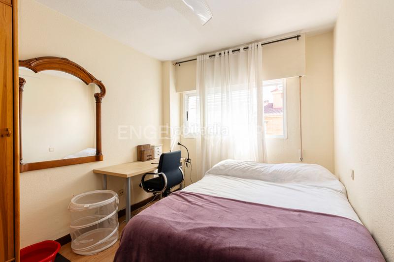 Foto f0b908aa-14f3-4d0b-a6c0-34bccde063dc. Apartamento amplia propiedad exterior con 4 dormitorios en Madrid