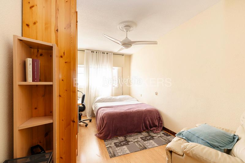 Foto fc9617a5-ced9-47ab-b8cc-a4b48e9fe7f5. Apartamento amplia propiedad exterior con 4 dormitorios en Madrid