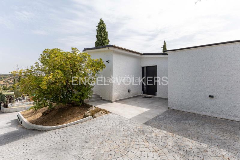 Foto 50cfa582-44d0-4edb-bf58-1ea73ee2863e. Casa moderno chalet con vistas en jarabeltran en Pino Alto-Navarredonda Valdemorillo