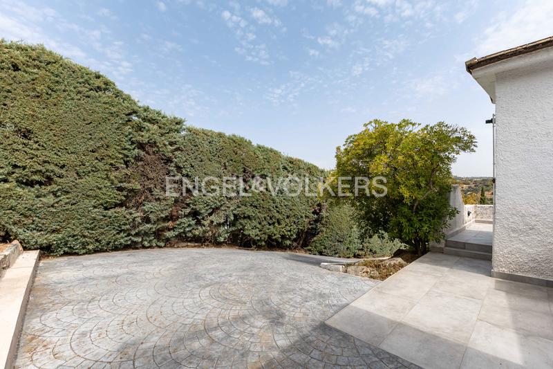 Foto 5807253f-a7e5-4d81-914a-b729bb54912f. Casa moderno chalet con vistas en jarabeltran en Pino Alto-Navarredonda Valdemorillo