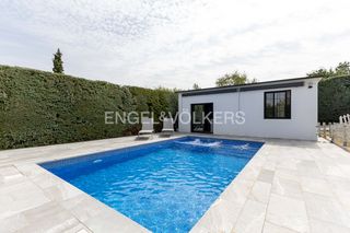 Haus in Pino Alto-Navarredonda. Moderno chalet con vistas en jarabeltran