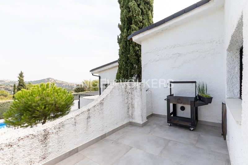 Foto caa65213-f2fc-492a-ac03-a909497be775. Casa moderno chalet con vistas en jarabeltran en Pino Alto-Navarredonda Valdemorillo