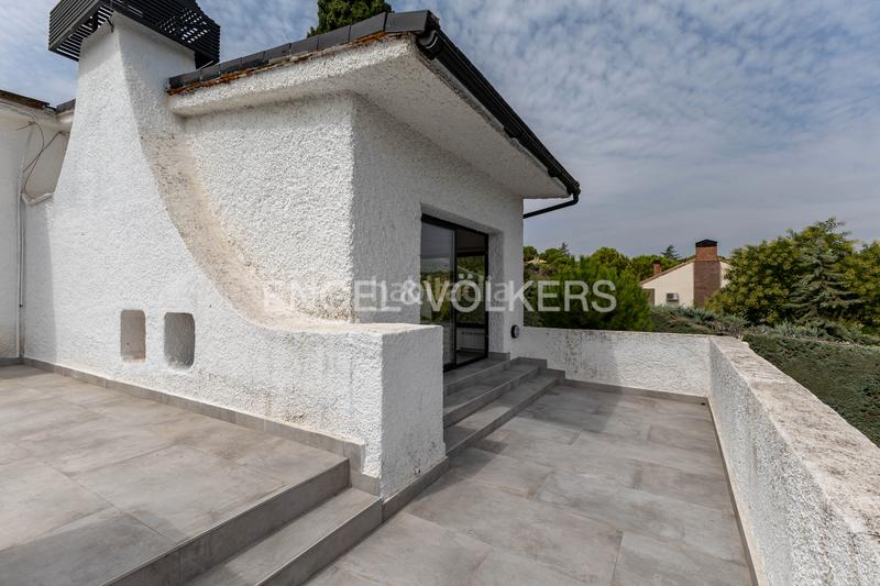Foto d3fa3505-548a-4a41-8256-2a3abf0942ef. Casa moderno chalet con vistas en jarabeltran en Pino Alto-Navarredonda Valdemorillo