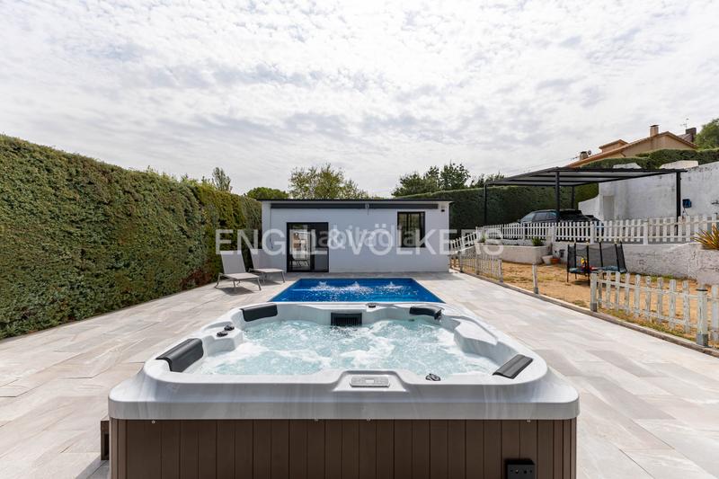 Foto daf225cd-616c-48fb-bd01-3ecd946b6fe2. Casa moderno chalet con vistas en jarabeltran en Pino Alto-Navarredonda Valdemorillo