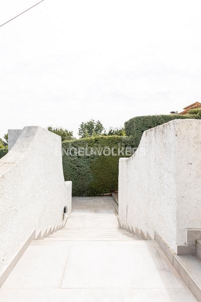 Foto e04a3db7-ac14-4603-8f43-7a014a11dff9. Casa moderno chalet con vistas en jarabeltran en Pino Alto-Navarredonda Valdemorillo