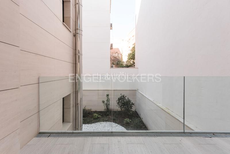 Foto 0dc57e81-b0f4-4c7a-8995-f4fa8e907df9. Alquiler apartamento piso con terraza con jacuzzi en El Viso en Madrid