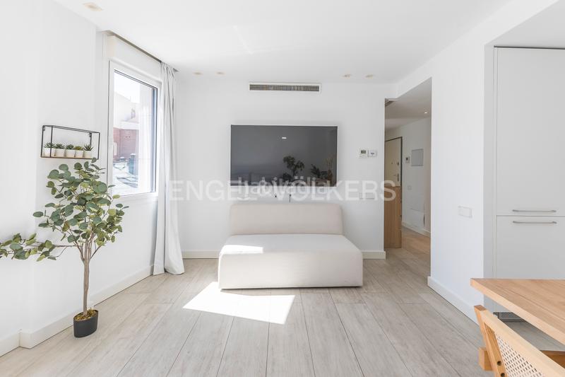 Foto 1d66a8bd-3974-4fa2-9978-dc23eb4193f4. Alquiler apartamento piso con terraza con jacuzzi en El Viso en Madrid