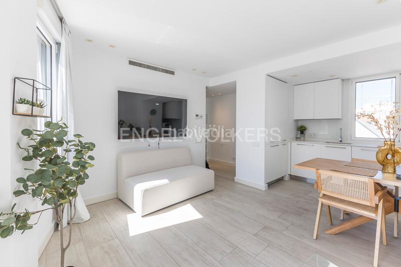 Foto 09ea2de2-dbcd-4ae4-91ac-b6ab5d3c2693. Lloguer apartament amb calefacció aparcament a El Viso Madrid