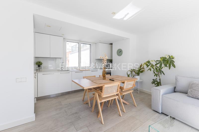 Foto 803caf0f-6325-4bca-afac-690dd16b702e. Location appartement avec chauffage parking dans El Viso Madrid