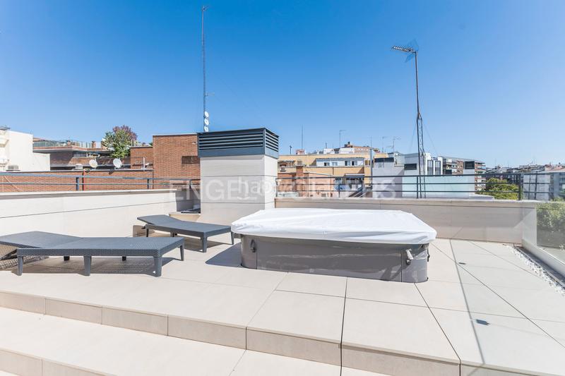 Foto 380e22e5-434e-4be4-b846-2cf27a47bc46. Miete appartement mit heizung parking in El Viso Madrid