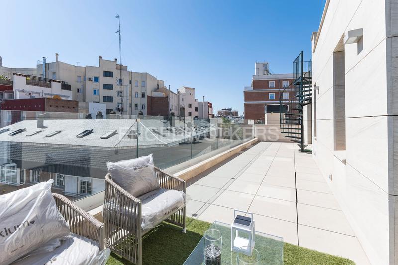 Foto 47024538-eb75-4b98-9749-51afbc4dd2f1. Rent apartment with heating parking in El Viso Madrid
