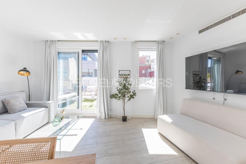 Foto 83a293ab-e780-4d17-a2b0-c3b6d72ea374. Rent apartment with heating parking in El Viso Madrid