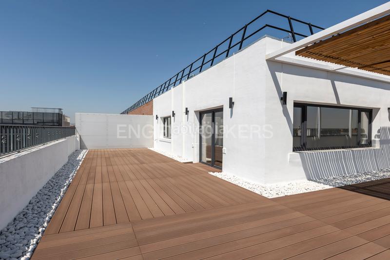 Foto 010321c0-bc5a-413b-bbe9-4f4f7ca26f18. Attique avec chauffage dans Simancas Madrid