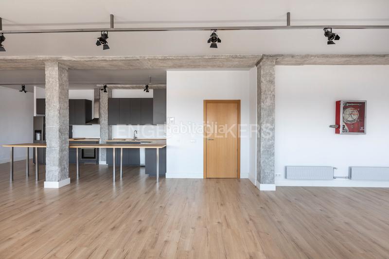 Foto 43f8aece-3ec7-49e8-a747-f97f0b804dfb. Attique avec chauffage dans Simancas Madrid