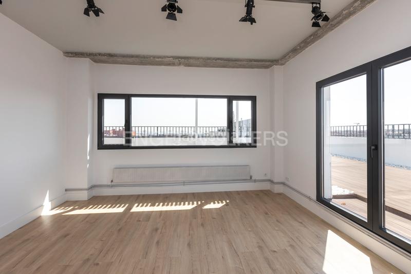 Foto 9811671d-ba62-4062-94a6-1664f49c628d. Attique avec chauffage dans Simancas Madrid