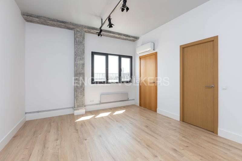 Foto a44b60c9-1284-40ee-907c-8ff85de28ac0. Attique avec chauffage dans Simancas Madrid