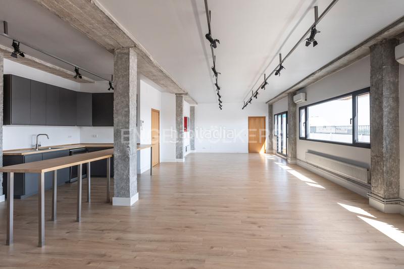 Foto e11cf4f6-a0af-4ac4-9f5f-d9bb25762c47. Attique avec chauffage dans Simancas Madrid