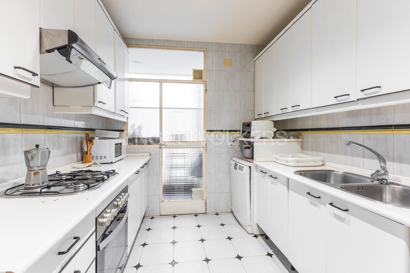 Foto 9db326ef-6935-40cc-94df-97330c942563. Apartamento propiedad para reformar en la calle castelló, con plaza de garaje en finca en Madrid