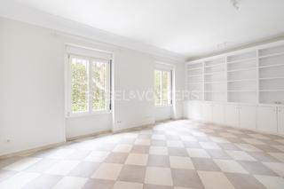 Lloguer Apartament a Palacio. Luminoso bajo con vistas a patio jardín en palacio