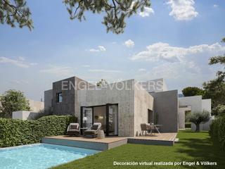 Casa adossada a Las Marías. Espectacular con piscina de diseño en torrelodones