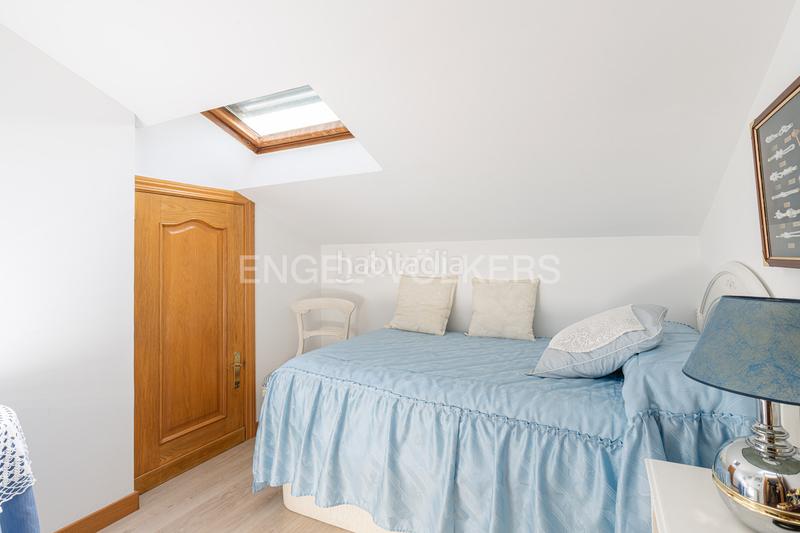 Foto 95ad38fd-1900-426c-881a-7fb79e5cb093. Casa amb calefacció aparcament a Las Dehesillas-Vereda de los Estudiantes Leganés