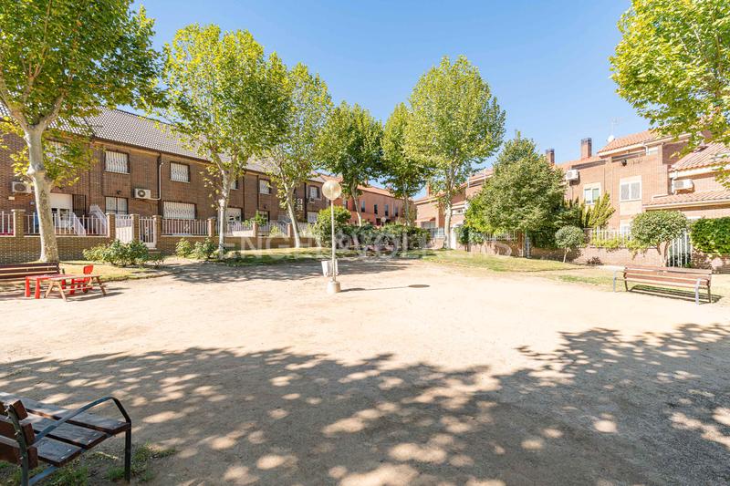 Foto a797ae33-09bf-4481-8bb1-fc803452d358. Casa amb calefacció aparcament a Las Dehesillas-Vereda de los Estudiantes Leganés