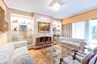 Maison à Salvador. Magnifico chalet en calle pastrana, madrid lujo 380m con piscina