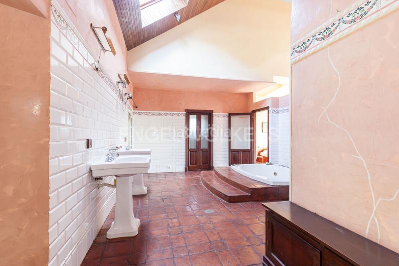 Foto 58f7e3cb-2ede-4582-985e-f1cf6646374d. House with heating parking pool in Miraflores de la Sierra