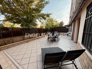 Lloguer Apartament  Calle arturo soria. Elegante y acogedor piso en la garena