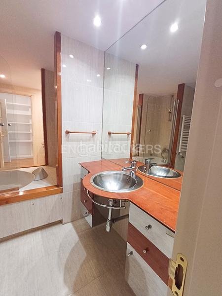 Foto 5861a363-5b04-4689-80d6-17f320aca49b. Lloguer casa amb calefacció aparcament piscina a Madrid