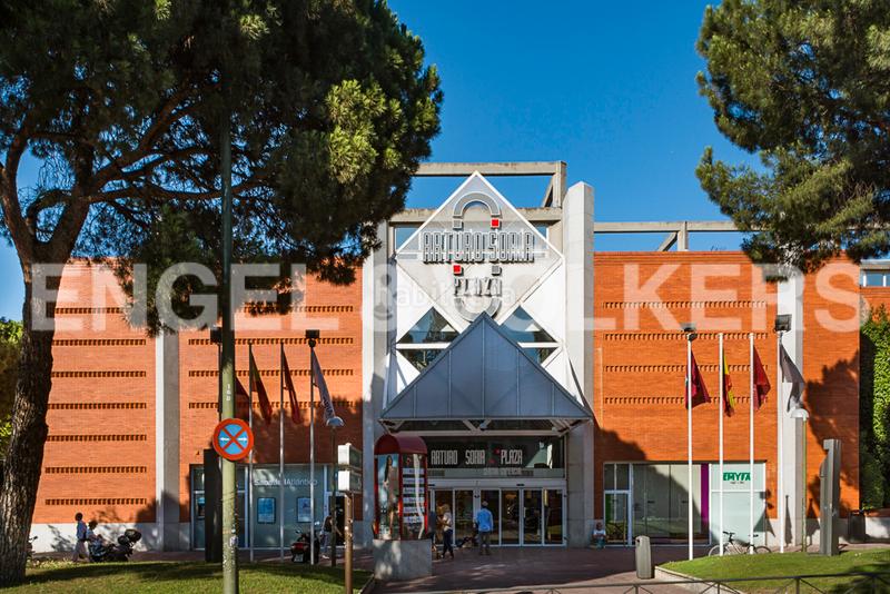 Foto bc540046-930c-40f1-870d-0b1bd3c1b10f. Miete haus mit heizung parking pool in Canillas Madrid