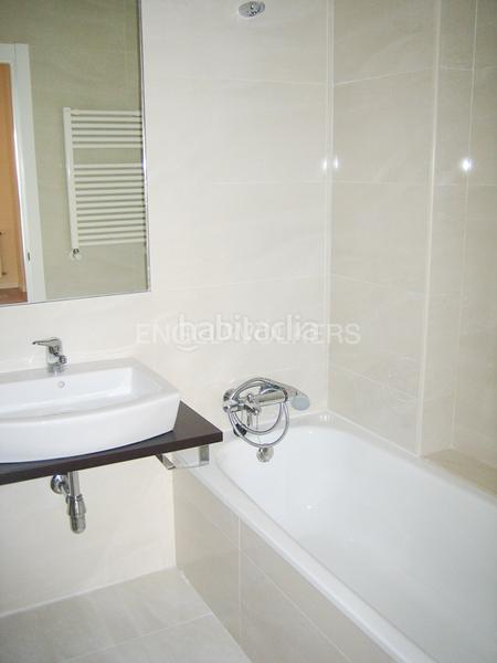 Foto 5466c5d9-70c5-4a64-91b4-cf007a26c305. Piccolo appartamento con riscaldamento parcheggio piscina in Getafe