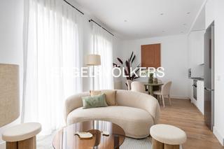 Apartament a Ibiza. Piso exterior reformado y amueblado a un minuto de el retiro