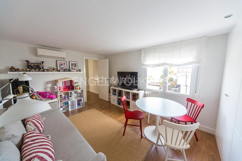 Foto cce63ec3-2620-4680-bb93-d8c3e94cd67d. Ático  duplex de lujo en arturo soriaCostillares en Madrid