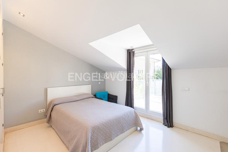 Foto 6382f2e9-d8e8-4765-b20d-4a9fc396e70e. Alquiler casa exclusiva casa independiente con piscina privada en Madrid