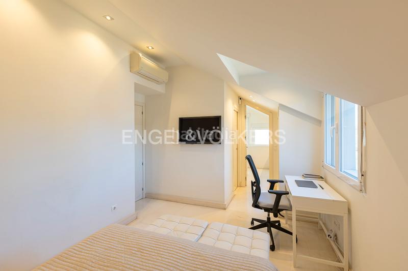 Foto cb4956ef-1ad9-4eb3-9258-e88caac94cd2. Alquiler casa exclusiva casa independiente con piscina privada en Madrid